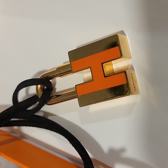Hermes Lock pendant - Picture 1 of 17